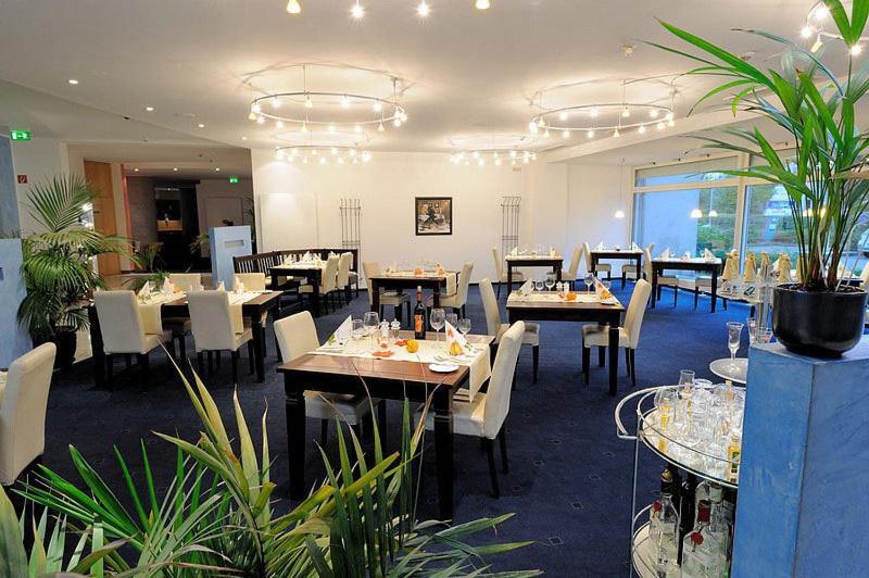 Euro Park Hotel Hennef 헨네프 레스토랑 사진